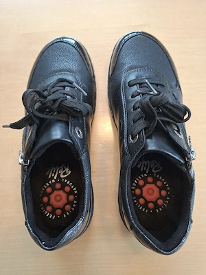 Damen Relife Sneakers