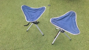 Camping Hocker, Dreibein-Sitz, leicht und praktisch zum Mitnehmen 