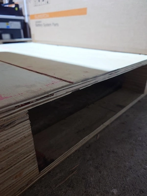Paletten mit Platte Bild 3