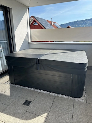 Jacuzzi Whirpool 3 Sitzer Bild 5
