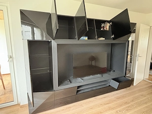 Wohnwand in Hochglanzoptik mit viel Stauraum Bild 3