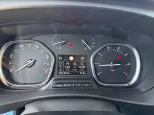 Peugeot Traveller Bild 7