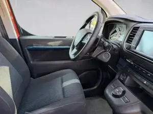Peugeot Traveller Bild 16