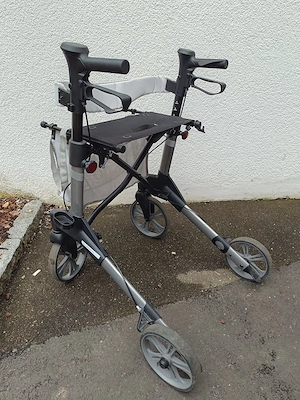 Rollator günstig abzugeben  Bild 4