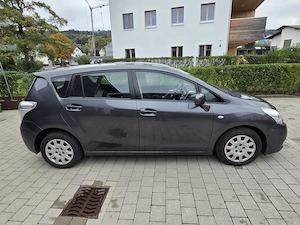 Toyota Verso 2,0 D-4D Bild 2