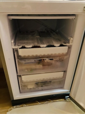 Indesit Kühl-Gefrierkombination  Bild 2