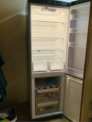 Indesit Kühl-Gefrierkombination  Bild 3