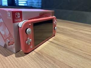 Nintendo Switch Lite Bild 2