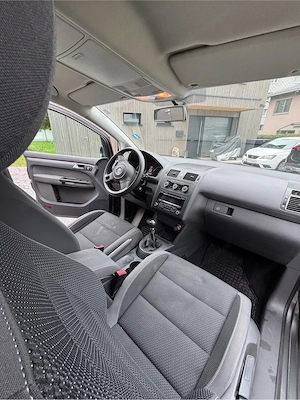 VW Touran - Peppergrey metallic Bild 5