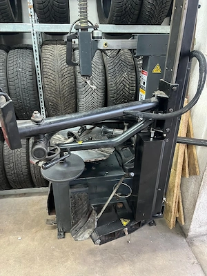 Reifenmontiermaschine und Reifenwuchtmaschine ARESO   Setpreis Bild 5