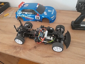 Rc Auto Bausatz  Bild 2