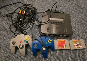 Nintendo 64 mit Controller und Spielen  Bild 3