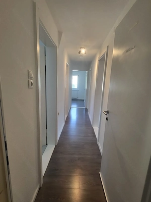 Frisch sanierte 3-Zimmer-Wohnung im 2. Stock eines ruhigen 6 Parteienhauses in Bregenz zu vermieten Bild 2