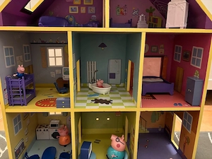    Peppa-Wutz-Puppenhaus mit Möbeln & Figuren Bild 3