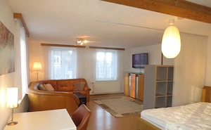 Privatzimmer oder Wohnung möbliert Bäumlegasse Dornbirn mit Wohn- Essküche und Terrasse Garten Bild 2