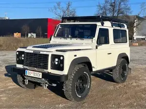 Land Rover Defender 90 TD5 Bild 4
