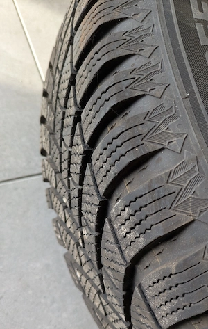 Winterreifen Semperit Speed-Grip 5 inkl. Felgen Bild 3