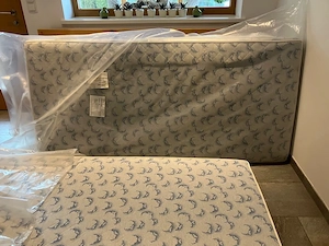 2 Matratzen 190x90  sauber keine Flecken zu verschenken Bild 2