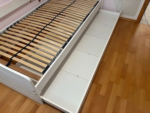 Bett mit Auszug  Bild 2
