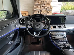 Mercedes E220 4MATIC mit Top Ausstattung und in sehr gutem Zustand Bild 4