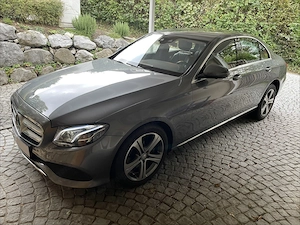 Mercedes E220 4MATIC mit Top Ausstattung und in sehr gutem Zustand