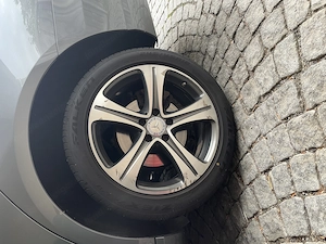 Mercedes E220 4MATIC mit Top Ausstattung und in sehr gutem Zustand Bild 7