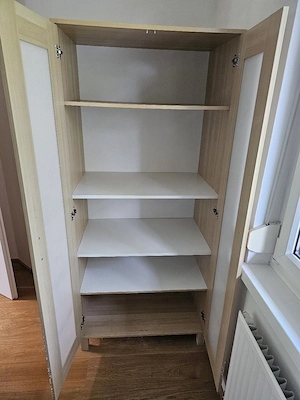 Wäscheschrank Bild 2
