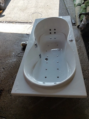 Whirlpool Wanne 