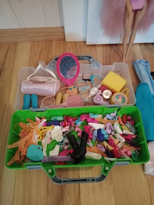 Barbie mit Zubehör  Bild 4