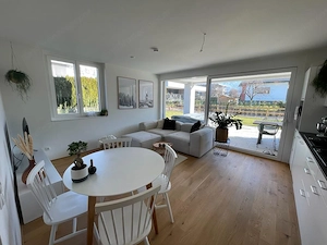 Provisionsfrei: Traumhafte 2-Zimmer-Gartenwohnung mit 35 m  Terrasse, 150 m  Garten & 7,5 m  Keller Bild 2