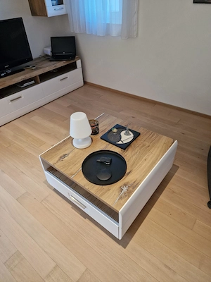 Wohnzimmergarnitur mit Beistelltisch Bild 2