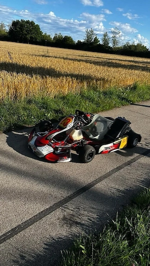DR-Racing KZ 125 Schaltkart Bild 2