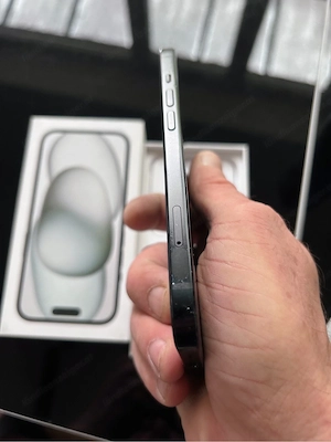 iPhone 15 schwarz Bild 8