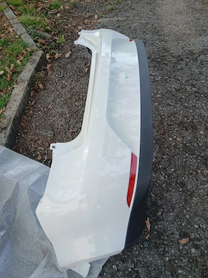 eine hintere  SEAT Ibiza  Bild 4