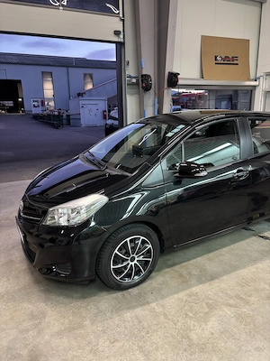 Toyota Yaris 1.0 Active Bild 2