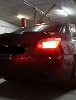 AKTION Heckstoßstange passend für BMW 5er E60 Baujahre 2003 bis 2007 M-Technik Design mit PDC 24mm Bild 4