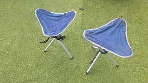 Camping Hocker, Dreibein-Sitz, leicht und praktisch zum Mitnehmen 