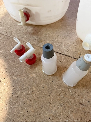 3 Kunststofffässer mit Auslaufhahn - 120 l, 60 l und 25 l Bild 4