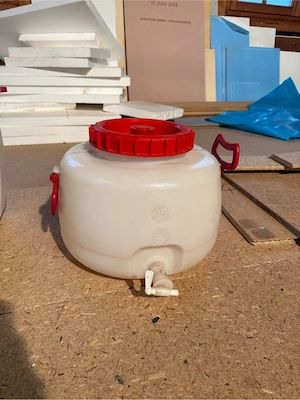3 Kunststofffässer mit Auslaufhahn - 120 l, 60 l und 25 l Bild 2