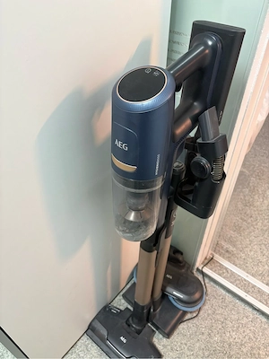 AEG HYGIENIC 8000 Akku-Staubsauger  Bild 2