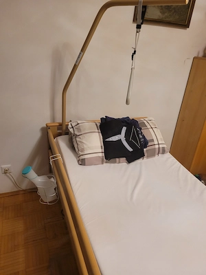 Pflegebett zu verkaufen Bild 3