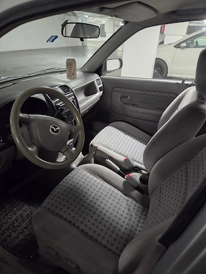 Mazda Demio 1.5i 128.000km Bild 4