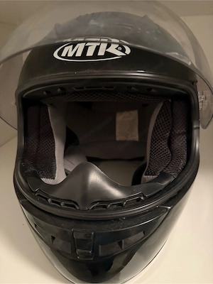 verkaufe gut erhaltenen Helm Bild 2