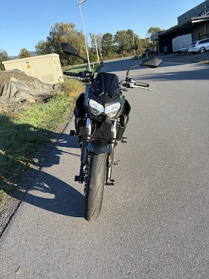 Kawasaki Z 650 Schwarz  Bild 2
