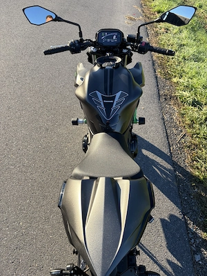 Kawasaki Z 650 Schwarz  Bild 4