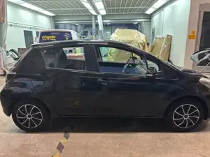 Toyota Yaris 1.0 Active Bild 2