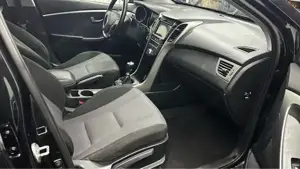 Hyundai i30 1.4crdi Limousine Bild 8
