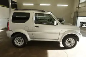 Suzuki Jimny Bild 17