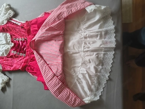 Wunderschönes hellrotes Dirndl zu verkaufen Bild 3