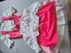 Wunderschönes hellrotes Dirndl zu verkaufen Bild 4